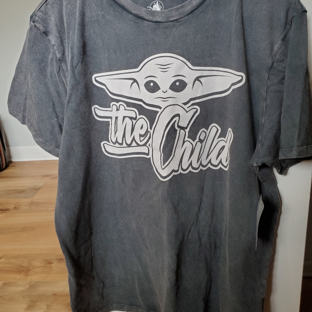 Disney The child- baby yoda tshirt
